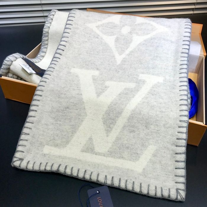 Louis Vuitton Scarf LV00149